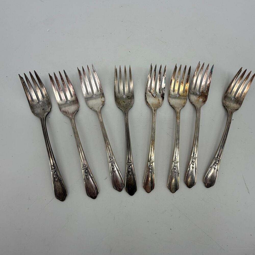 Simeon L George H Rogers Countess II Oneida Silverplate Salad Forks Lot of 8